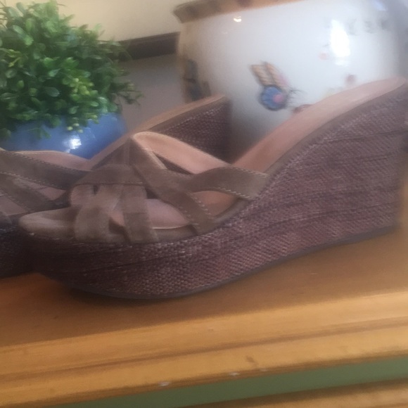 Brown suede and dark straw espadrilles, size 38 - Picture 2 of 4